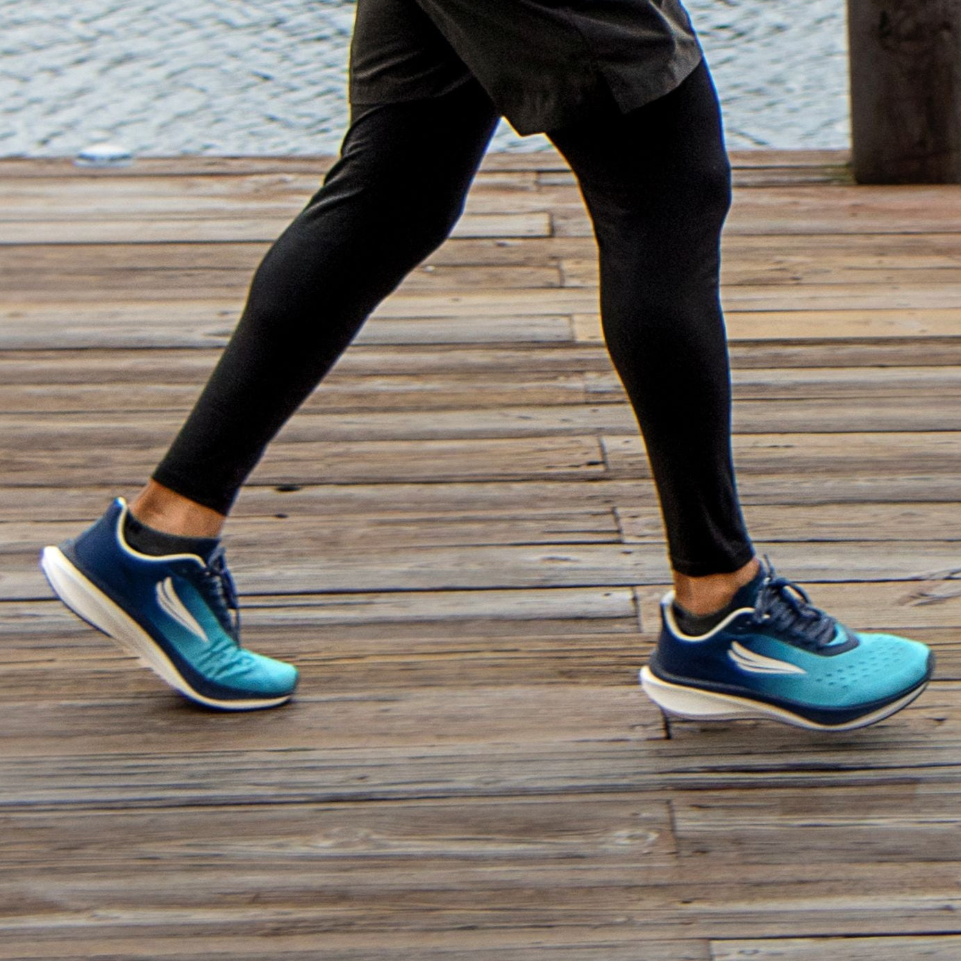 APUS Blue Men Long-Distance Trainer