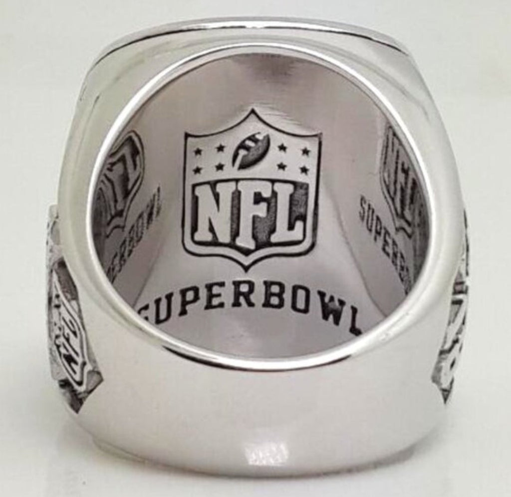 BRAND NEW!💯 HAND-MADE🖐️PEYTON MANNING 2013 BRONCOS COLLECTORS SOUVENIR FOOTBALL SIZE 11 FAN RING WITH BRAND NEW! BLACK DISPLAY PROTECTION RING BOX AND SIX BRAND NEW! PEYTON MANNING 8.5x11 ULTRA PREMIUM GLOSSY 2013 AFC CHAMPIONSHIP REPRINT POSTERS!🤩