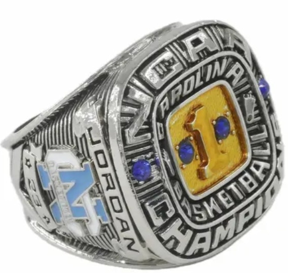 NEW!💯 HAND-MADE🖐️NORTH CAROLINA 1982 COLLECTORS SOUVENIR COLLEGE BASKETBALL CHAMPIONSHIP SIZE 11 FAN RING WITH RING BOX AND POSTERS FEATURING THE G.O.A.T🐐!